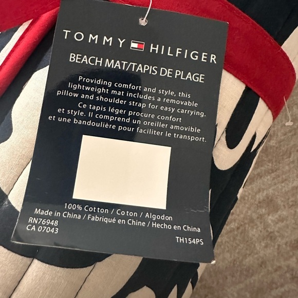New Beach Pad Mat Tommy Hilfiger ￼ - Picture 6 of 6